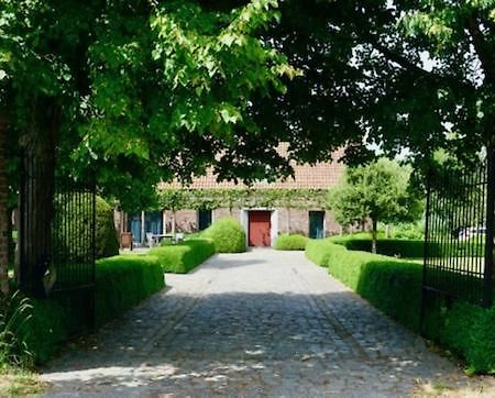 B&B De Hulst อิเซเคม ภายนอก รูปภาพ