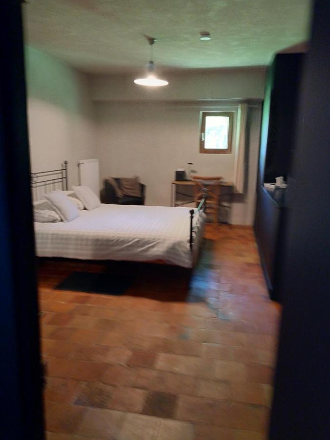 B&B De Hulst อิเซเคม ภายนอก รูปภาพ