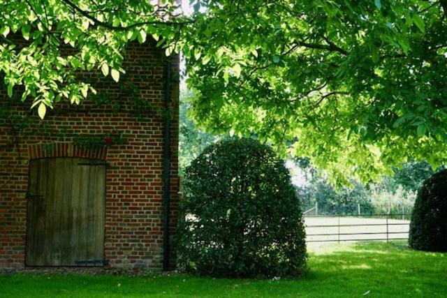 B&B De Hulst อิเซเคม ภายนอก รูปภาพ