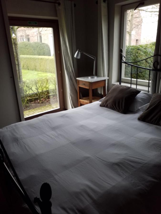 B&B De Hulst อิเซเคม ภายนอก รูปภาพ